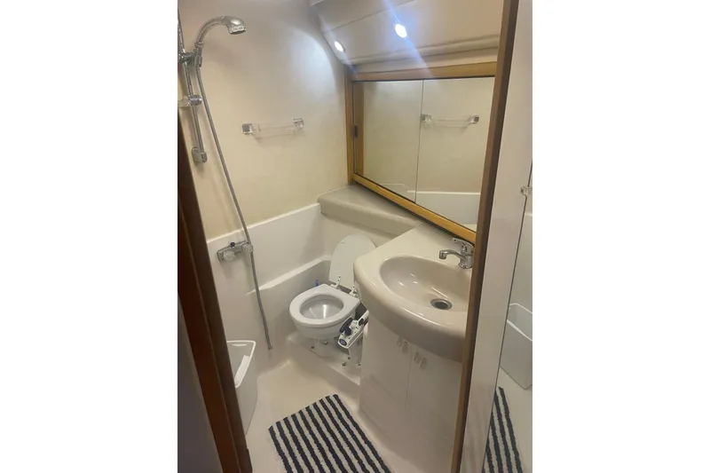 Slide: The Image of Bayliner 4387 Motoryacht 1994 - 19