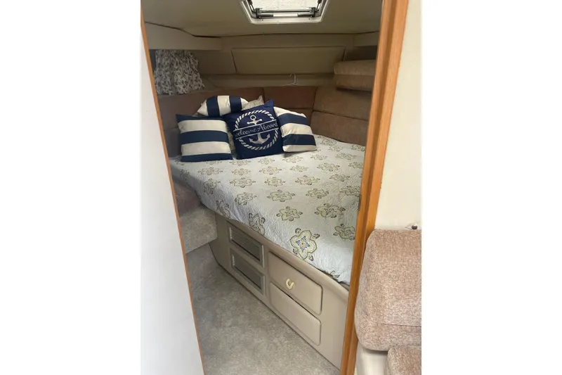 Slide: The Image of Bayliner 4387 Motoryacht 1994 - 16