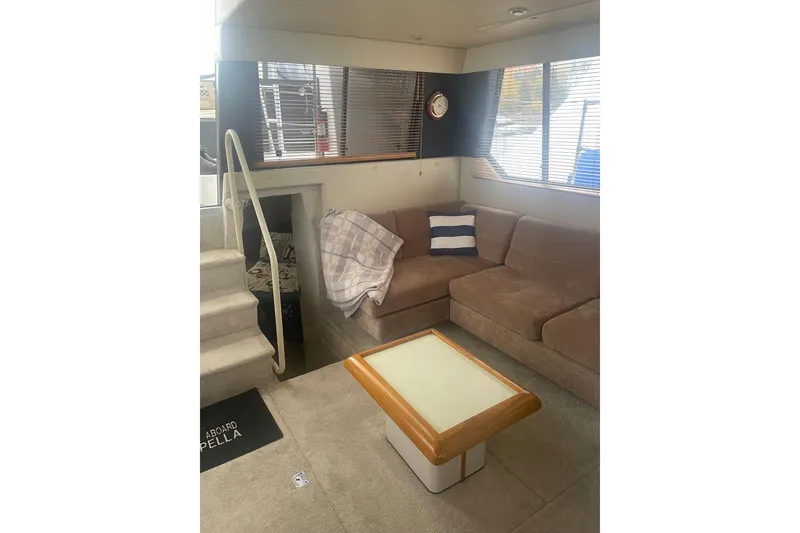 Slide: The Image of Bayliner 4387 Motoryacht 1994 - 4