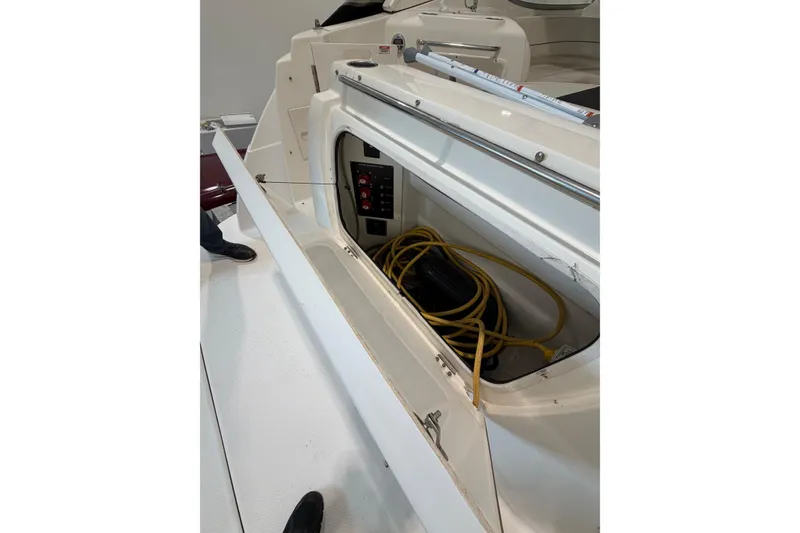 Slide: The Image of Bayliner 315 Cruiser 2012 - 7