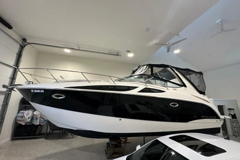 The Image of Bayliner 315 Cruiser 2012 - 0