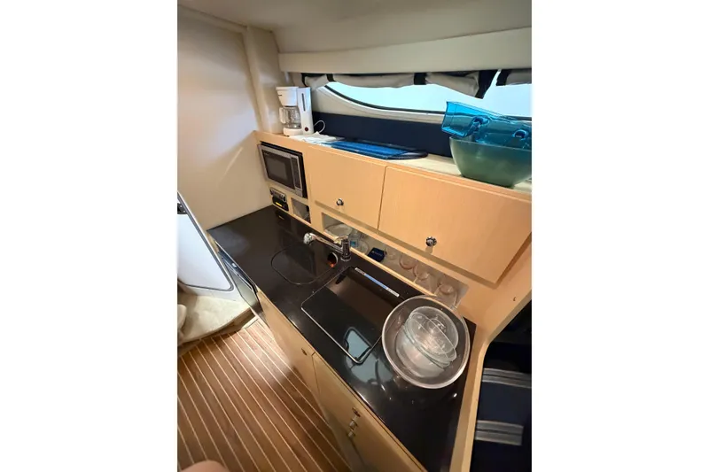 Slide: The Image of Bayliner 315 Cruiser 2012 - 17