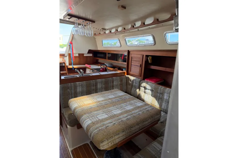 Slide: The Image of Catalina 36 1985 - 35