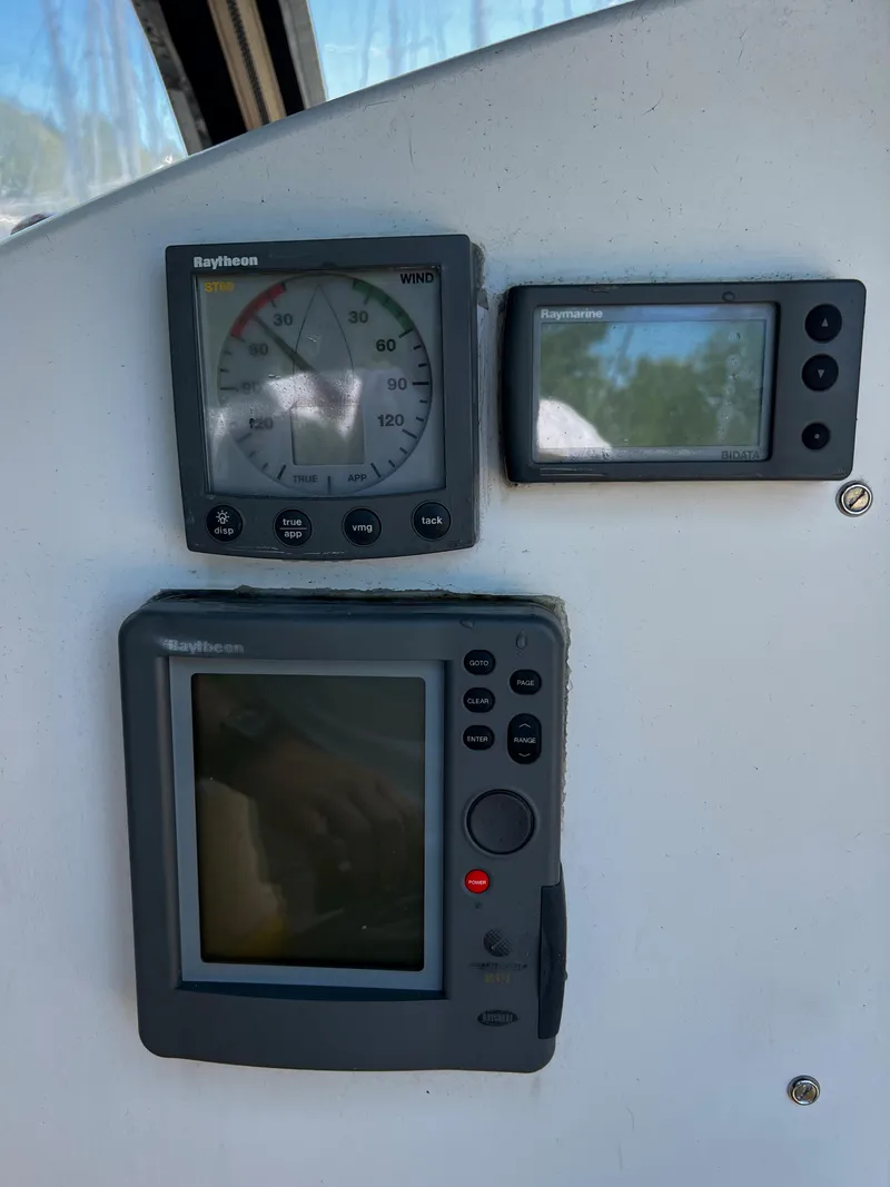 Slide: The Image of Aloha 8.5 1982 - 68