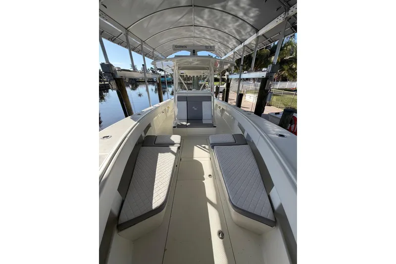 Slide: The Image of SeaVee 390Z 2018 - 10