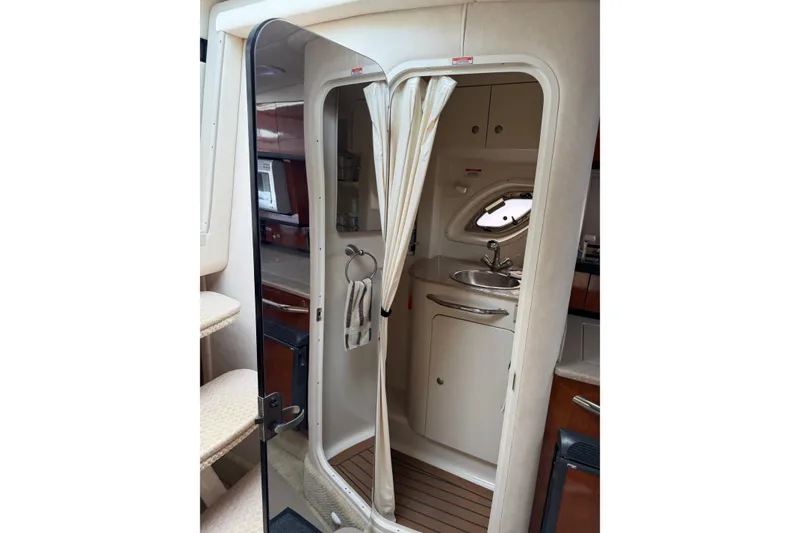 Slide: The Image of Sea Ray Sundancer 310 2007 - 35