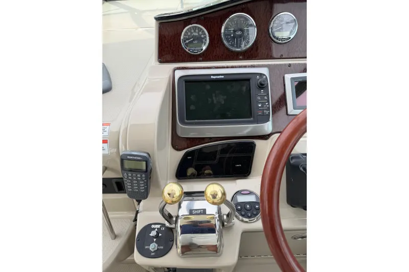 Slide: The Image of Sea Ray Sundancer 310 2007 - 16