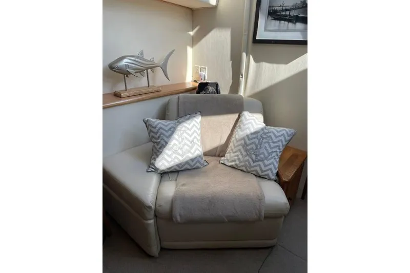 Slide: The Image of Silverton 330 Sport Bridge 1999 - 36
