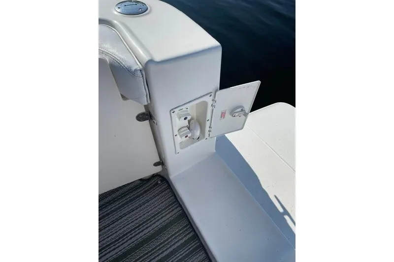Slide: The Image of Silverton 330 Sport Bridge 1999 - 19