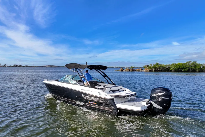 Slide: The Image of Monterey 275SS Super Sport 2022 - 1