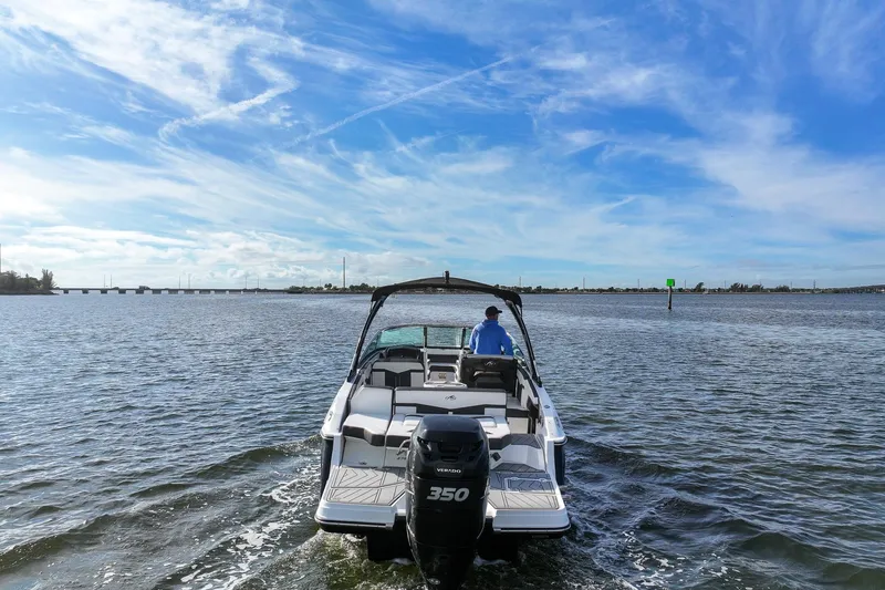 Slide: The Image of Monterey 275SS Super Sport 2022 - 3