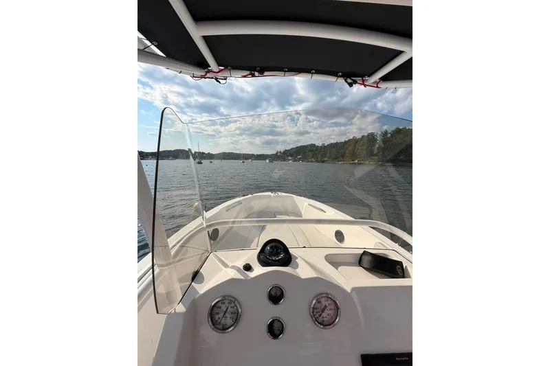 Slide: The Image of Striper 200 Center Console 2017 - 14
