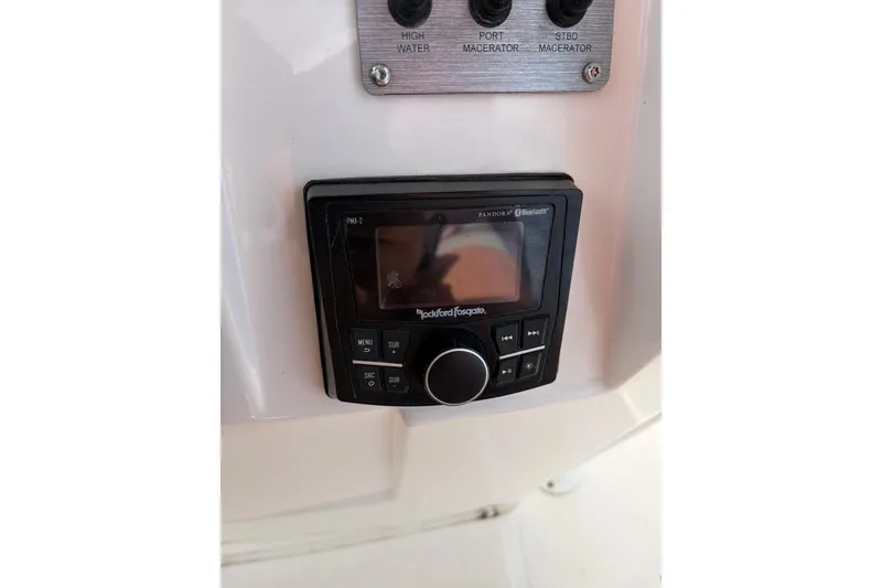 Slide: The Image of Striper 200 Center Console 2017 - 17