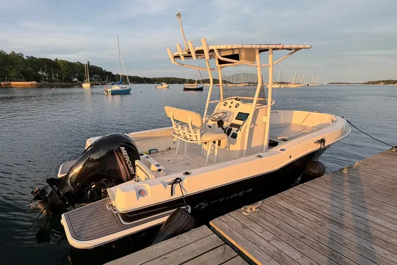 Slide: The Image of Striper 200 Center Console 2017 - 28