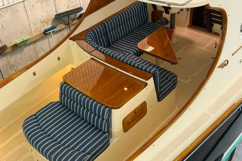Slide: The Image of Hinckley Yachts Picnic Boat 36 EP 2002 - 89