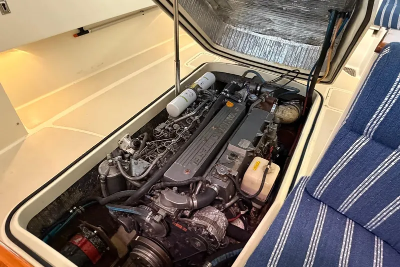 Slide: The Image of Hinckley Yachts Picnic Boat 36 EP 2002 - 74
