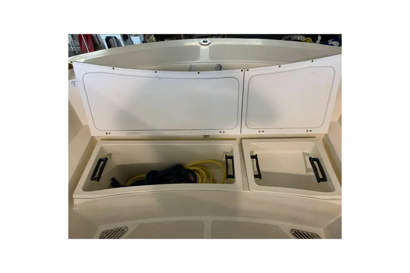 Slide: The Image of Hinckley Yachts Picnic Boat 36 EP 2002 - 15