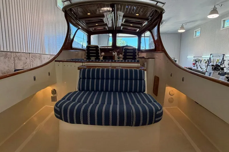 Slide: The Image of Hinckley Yachts Picnic Boat 36 EP 2002 - 21