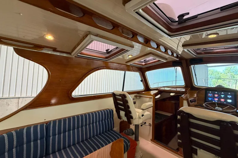 Slide: The Image of Hinckley Yachts Picnic Boat 36 EP 2002 - 29