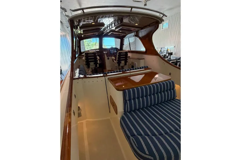 Slide: The Image of Hinckley Yachts Picnic Boat 36 EP 2002 - 22
