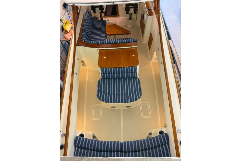 Slide: The Image of Hinckley Yachts Picnic Boat 36 EP 2002 - 86