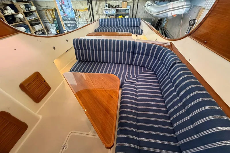 Slide: The Image of Hinckley Yachts Picnic Boat 36 EP 2002 - 26