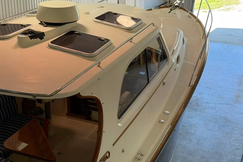 Slide: The Image of Hinckley Yachts Picnic Boat 36 EP 2002 - 88