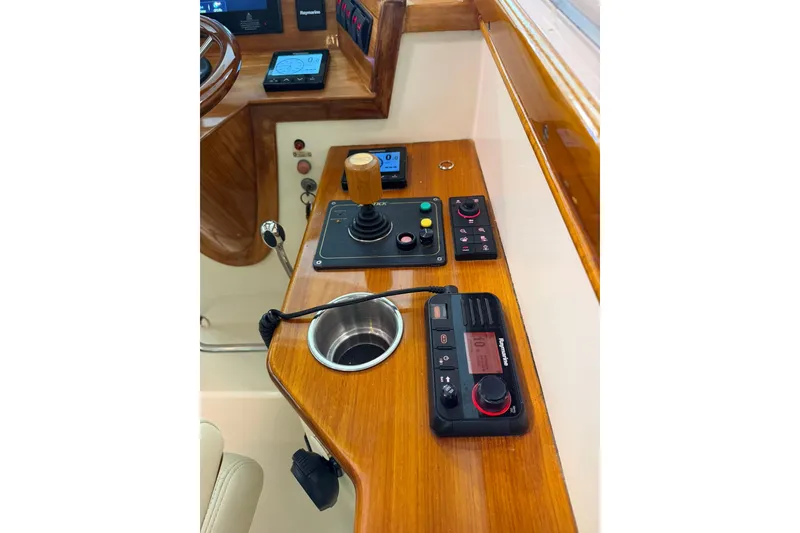 Slide: The Image of Hinckley Yachts Picnic Boat 36 EP 2002 - 31