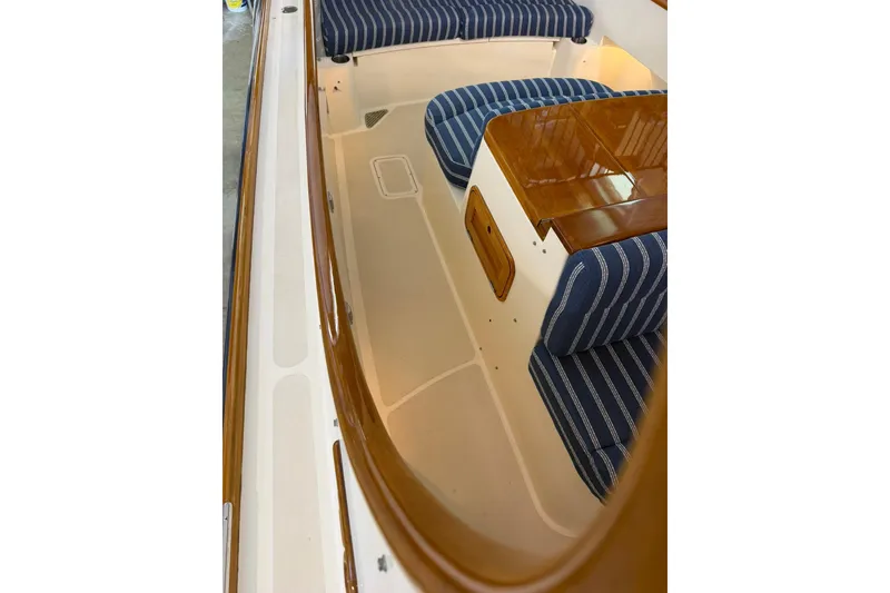 Slide: The Image of Hinckley Yachts Picnic Boat 36 EP 2002 - 83