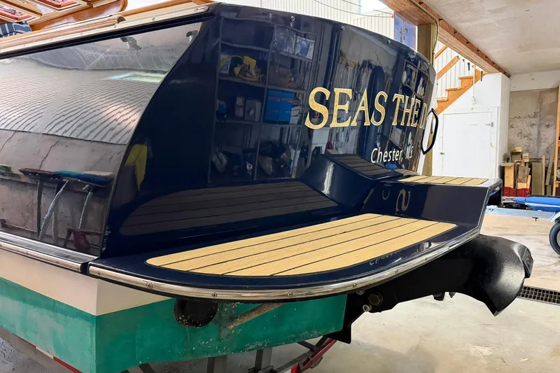 Slide: The Image of Hinckley Yachts Picnic Boat 36 EP 2002 - 12