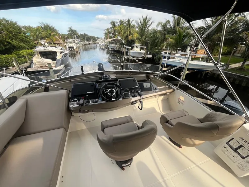 Slide: The Image of Marquis 500 Sport Yacht 2017 - 16