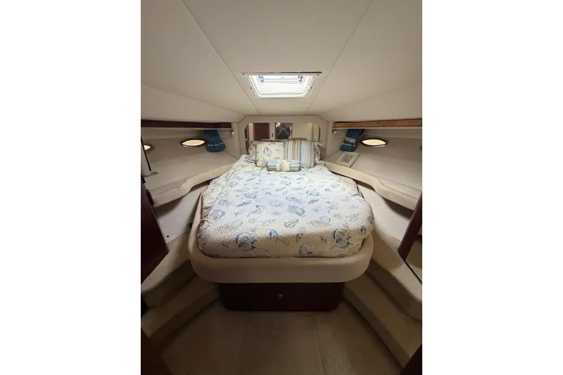 Slide: The Image of Sea Ray 480 Motor Yacht 2004 - 40