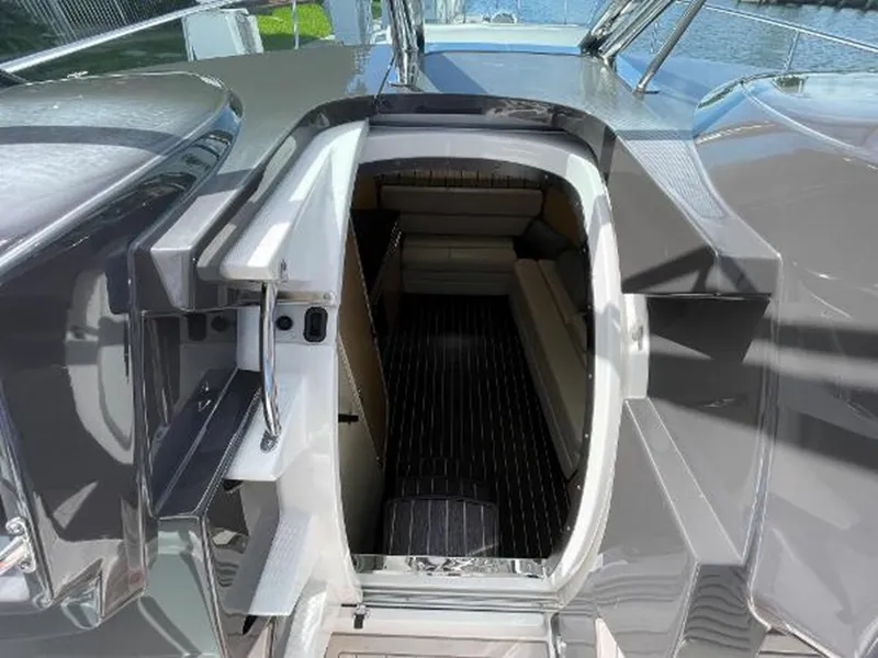 Slide: The Image of MONTEREY 335 Sport Yacht 2016 - 14