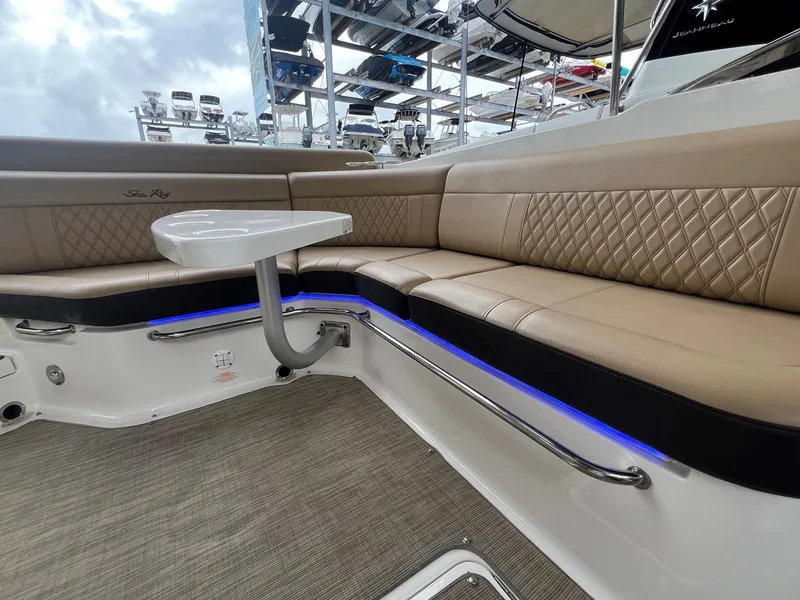 Slide: The Image of SEA RAY 280 SLX 2020 - 38