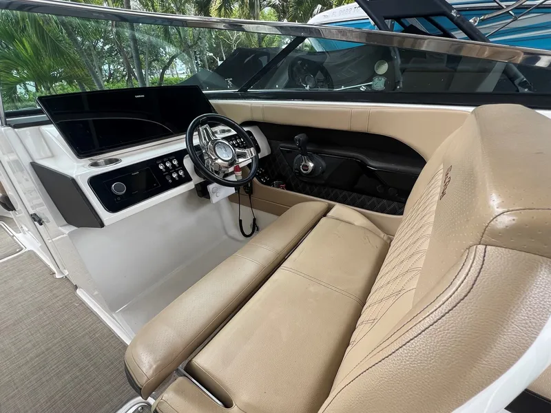 Slide: The Image of SEA RAY 280 SLX 2020 - 30