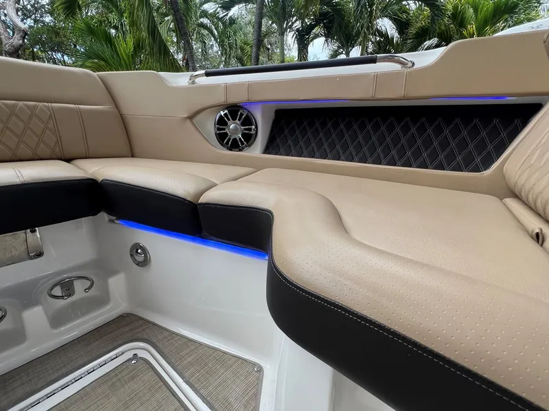Slide: The Image of SEA RAY 280 SLX 2020 - 41