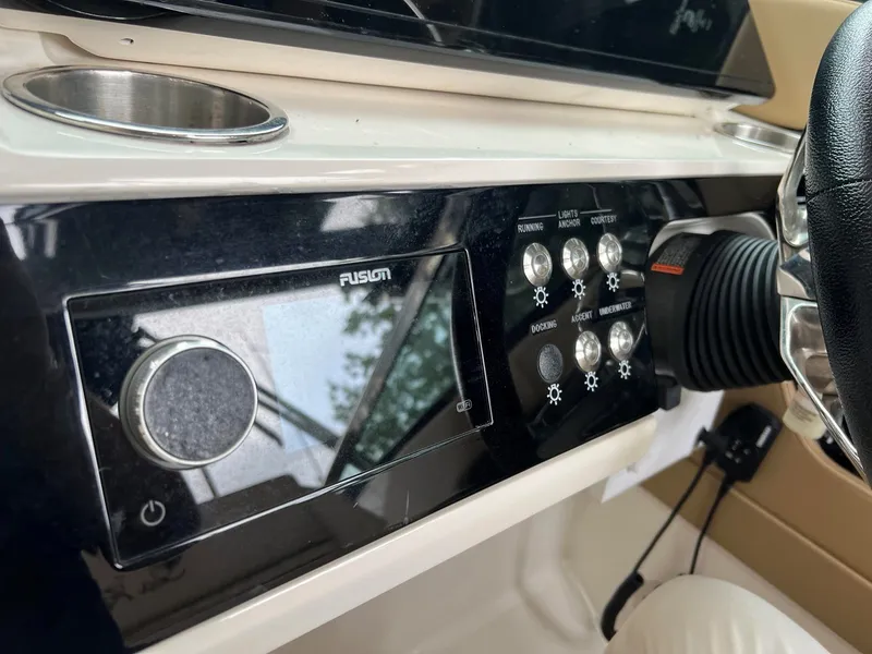 Slide: The Image of SEA RAY 280 SLX 2020 - 20
