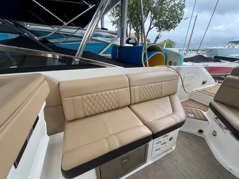 Slide: The Image of SEA RAY 280 SLX 2020 - 31