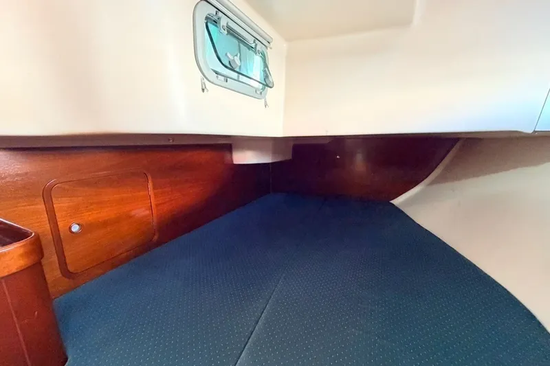 Slide: The Image of Beneteau Oceanis 400 1994 - 40