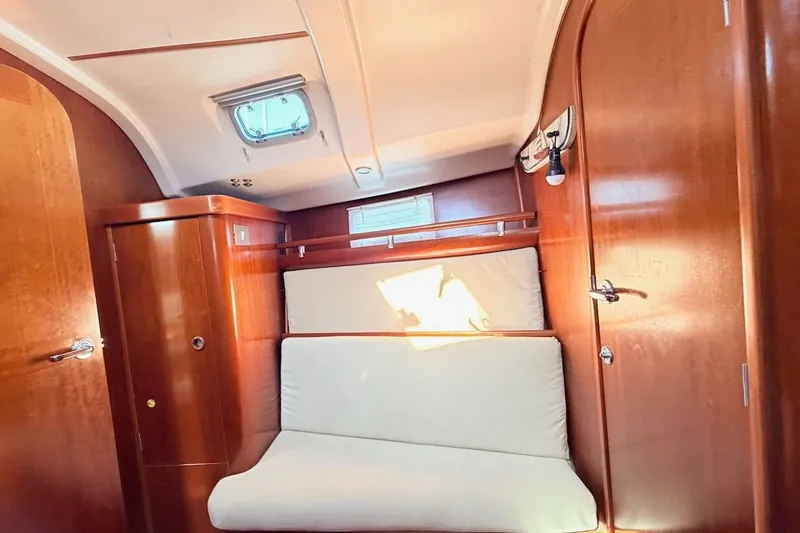 Slide: The Image of Beneteau Oceanis 400 1994 - 52