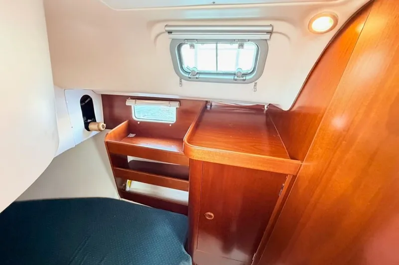 Slide: The Image of Beneteau Oceanis 400 1994 - 41