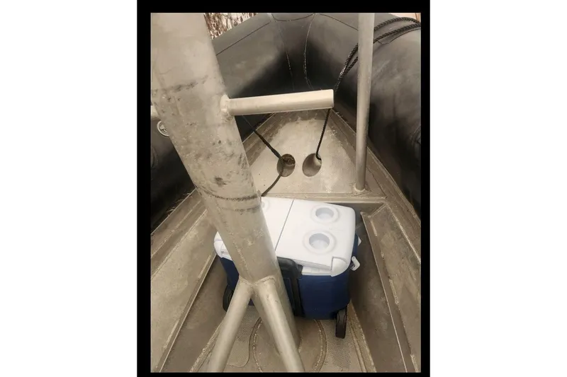 Slide: The Image of Interceptor 40 1998 - 15