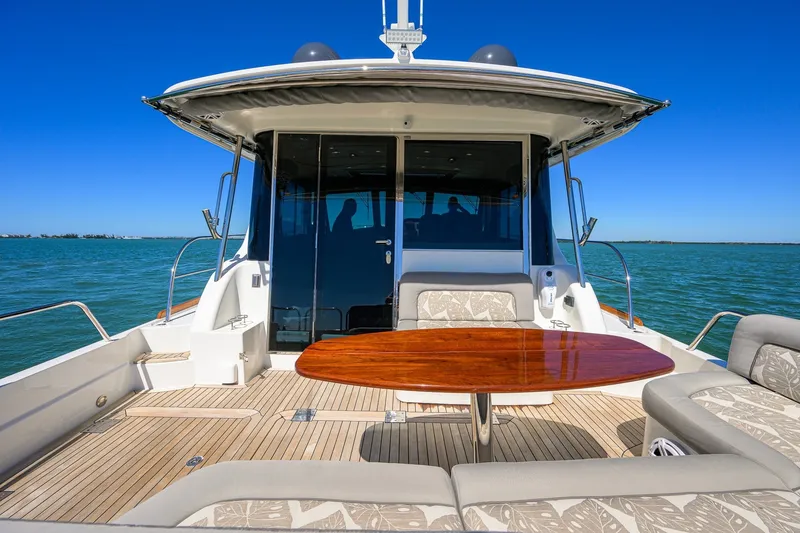 Slide: The Image of Sabre 48 Salon Express 2019 - 8