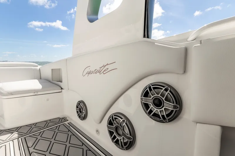 Slide: The Image of CIGARETTE 41 GTR 2016 - 42