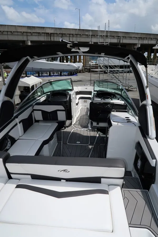 Slide: The Image of MONTEREY 275 Super Sport 2022 - 14