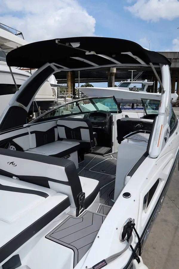 Slide: The Image of MONTEREY 275 Super Sport 2022 - 17