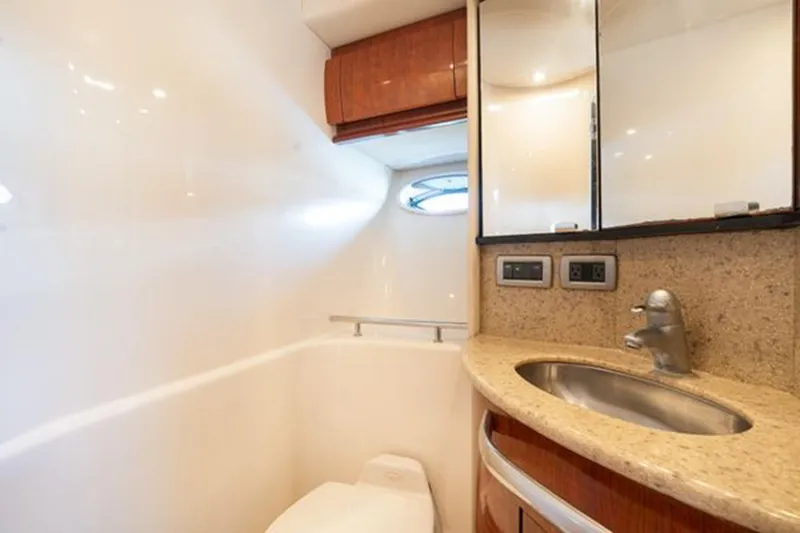 Slide: The Image of SEA RAY 420 Sundancer 2004 - 28