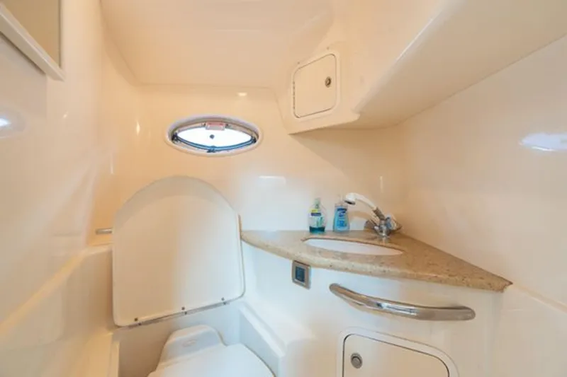 Slide: The Image of SEA RAY 420 Sundancer 2004 - 30