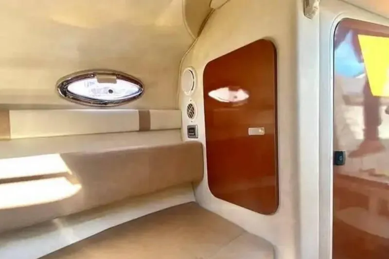 Slide: The Image of SEA RAY 240 Sundancer 2011 - 21