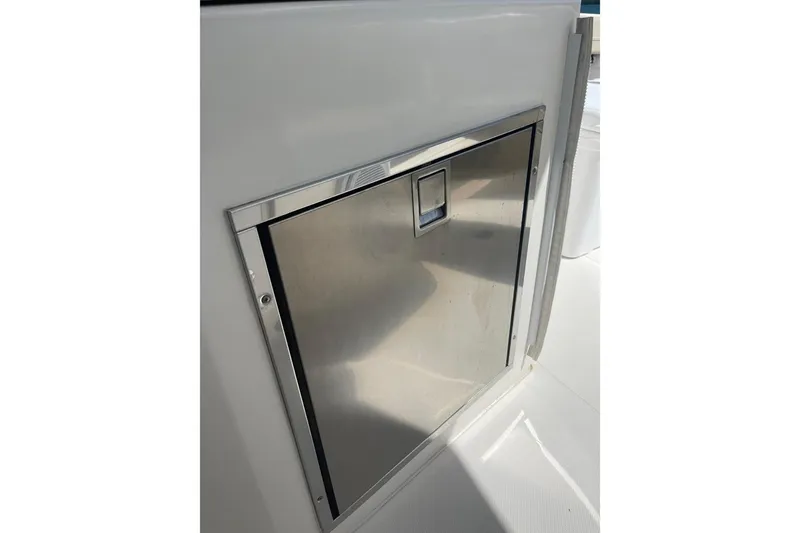 Slide: The Image of PURSUIT BOATS DC 325 Dual Console 2016 - 3